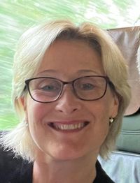 Bio image for Helen Griffiths 